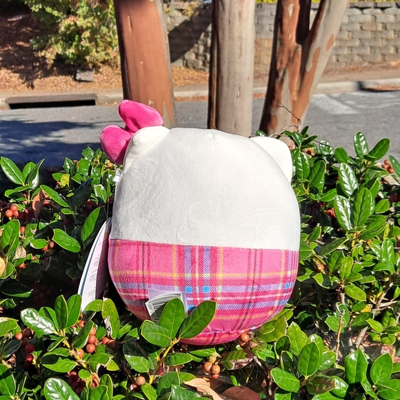 6.5" Hello Kitty Squishmallow - Picture 2 of 2